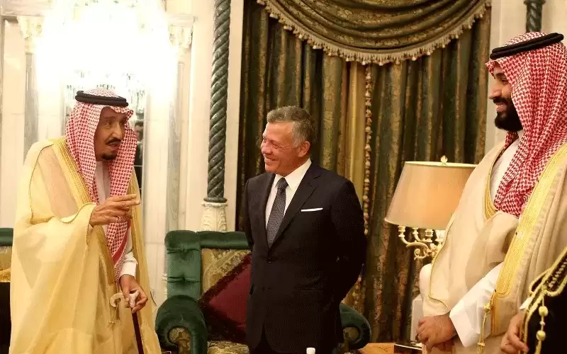 الملك يشارك في قمة جدة السبت