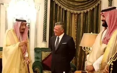 الملك يشارك في قمة جدة السبت