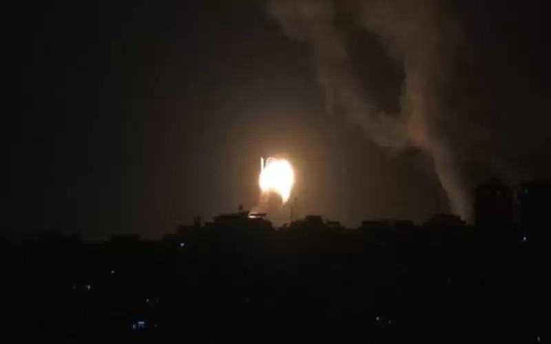 طائرات الاحتلال تقصف موقعين في قطاع