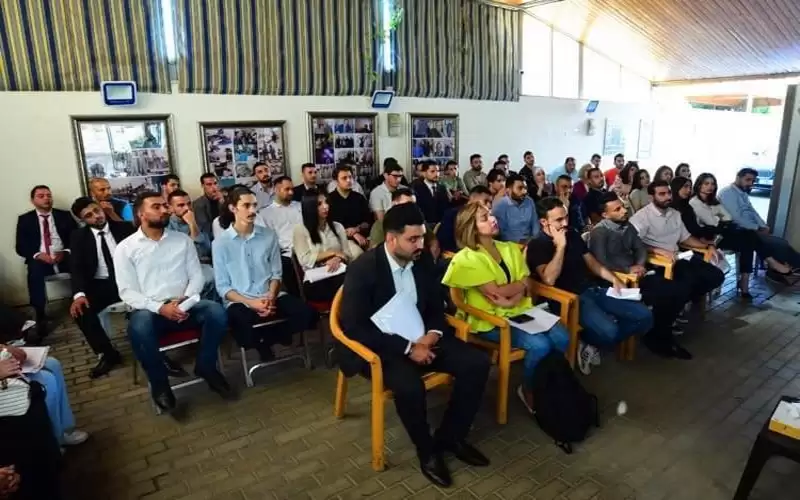الاردنية للطيران توظف (50) مضيفا ومضيفة