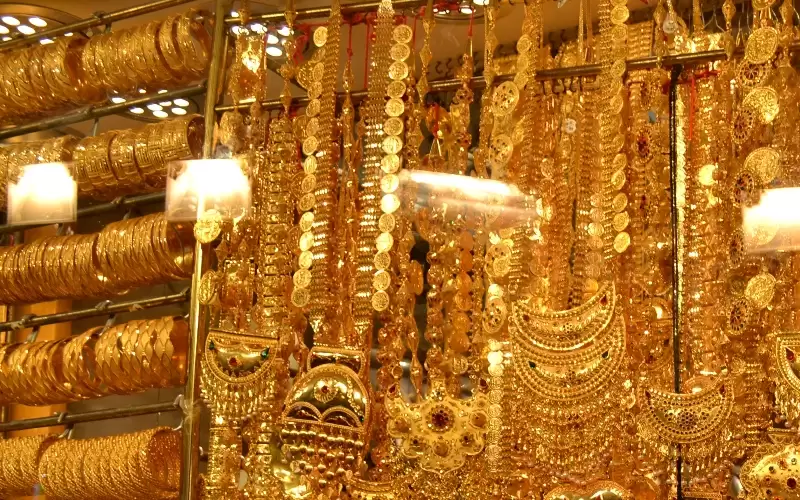 أسعار الذهب الأقل منذ عامين في