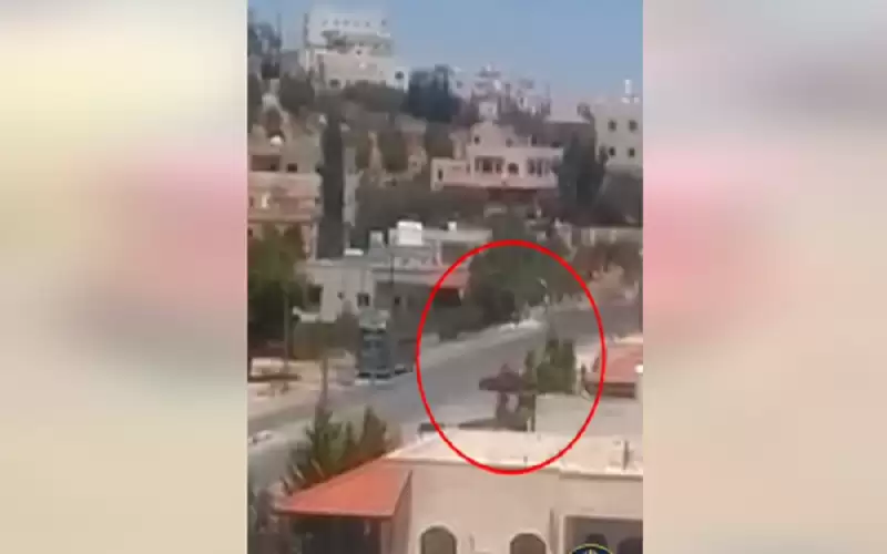 الامن ضبط سائق مركبة ظهر بفيديو