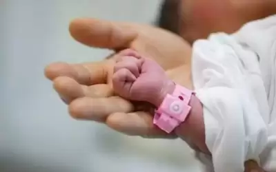 العثور على طفلة حديثة ولادة ملقاه