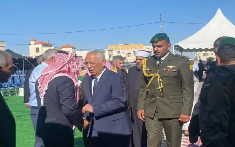 مندوبا عن الملك .. العيسوي يعزي