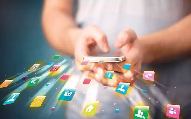 تحذير من تطبيقات تتضمن فيديوهات للمراهقين