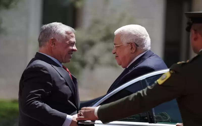 الملك يلتقي الرئيس الفلسطيني في عمان