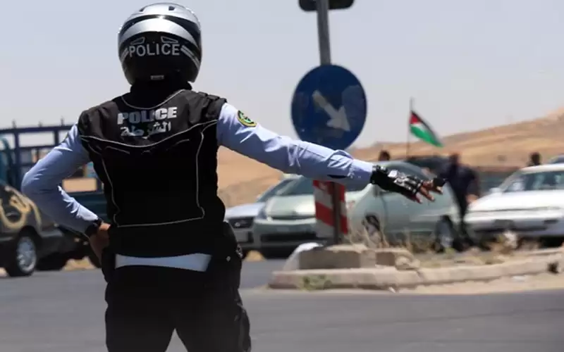 رجل السير ينقذ طفلا تعرض للإغماء