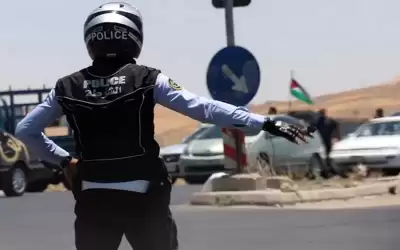رجل السير ينقذ طفلا تعرض للإغماء