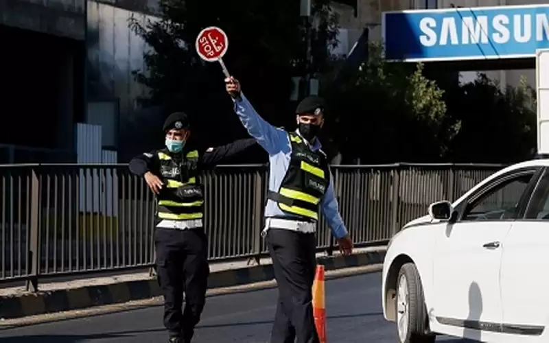 ضبط سائق نقل مشترك حمل 32