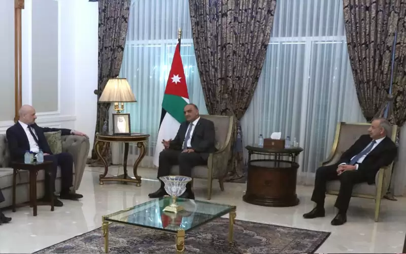 الخصاونة: نعمل على تقديم الدعم والإسناد