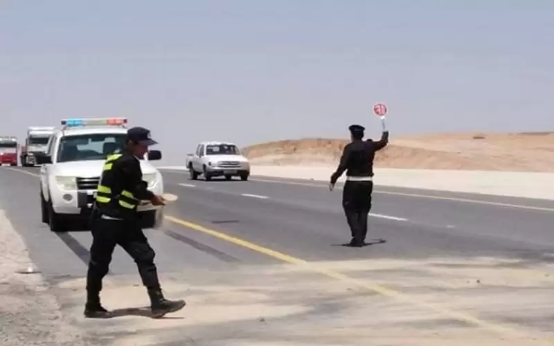 ضبط 30 مركبة شحن أعاقت الحركة