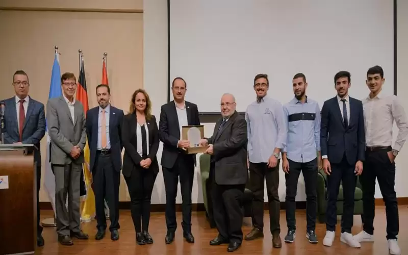 الدكتور النابلسي يحاضر في الجامعة الألمانية