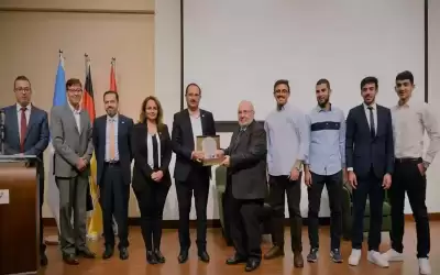 الدكتور النابلسي يحاضر في الجامعة الألمانية