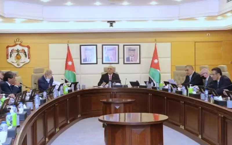 الحكومة تقر آلية صرف دعم المحروقات