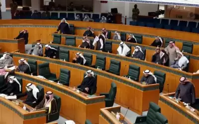 الكويت تحل مجلس الأمة
