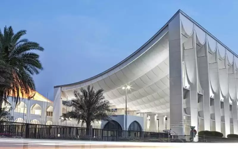 طائرات حربية صينية تحلق فوق مضيق