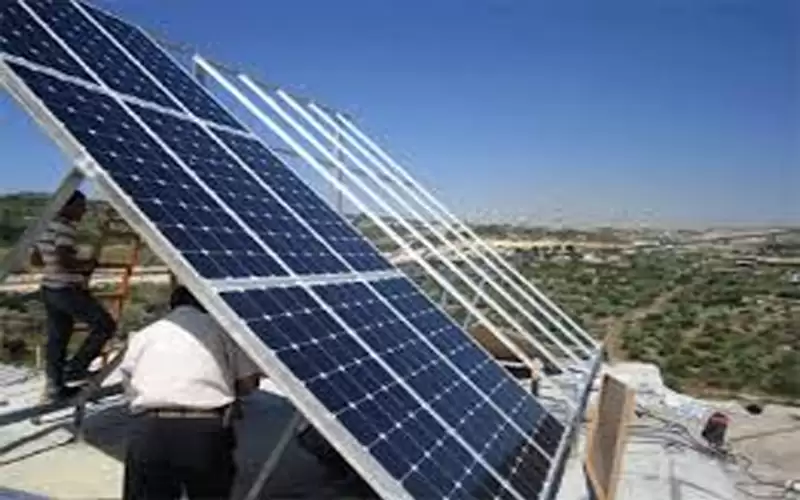 تركيب خلايا شمسية لـ800 أسرة على