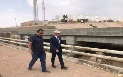 الكسبي يؤكد ضرورة انهاء اعمال جسر