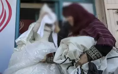 قررت أن تزف نجلها (على السكت)