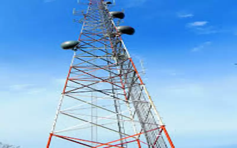 مواطن يهدد بانهاء حياته بالكرك