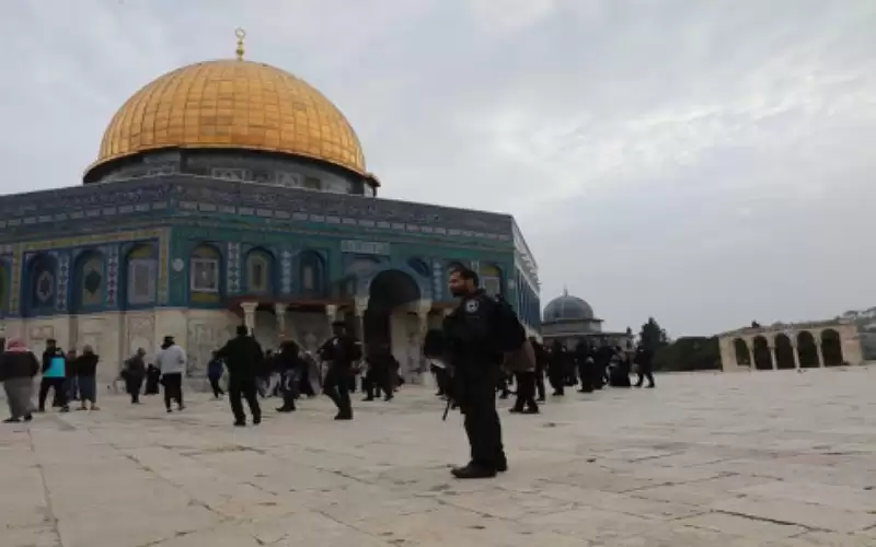 مدير أوقاف القدس: الاحتلال الإسرائيلي حول المسجد
