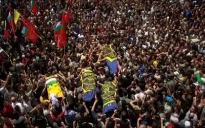 عشرات الآلاف يشيعيون القيادي خالد منصور