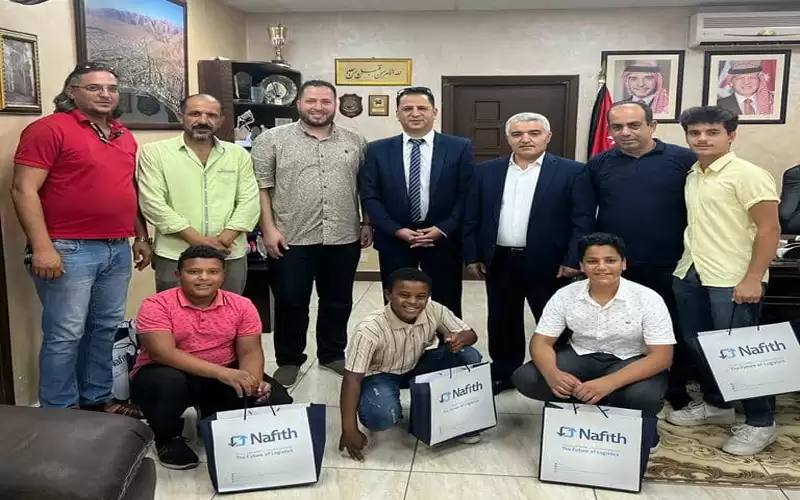 محافظ العقبة يكرم شركة نافذ للخدمات