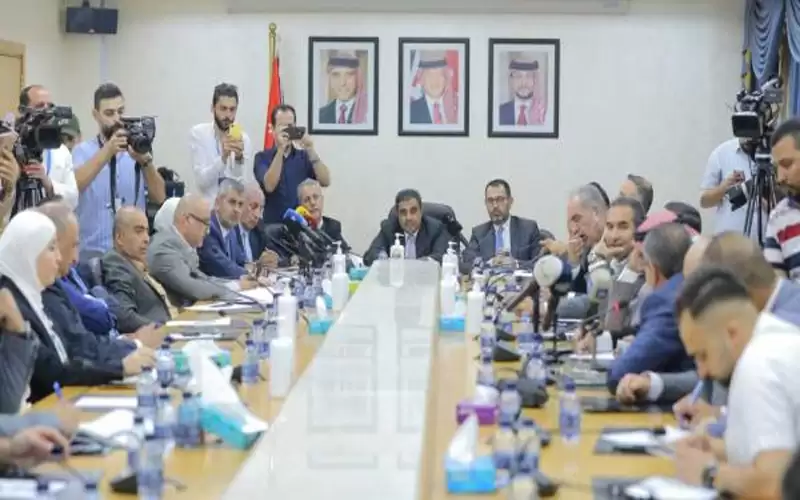 الخرابشة: الضريبة الثابتة على بنزين (أوكتان