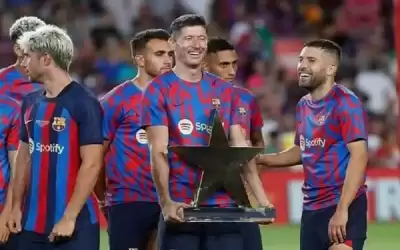 ليفاندوفسكي يكشف .. كيف رد على