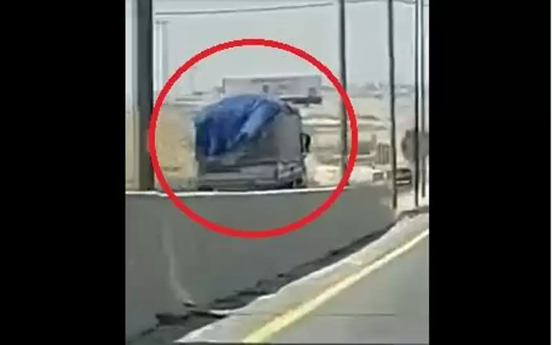 ضبط شخص يقود مركبة شحن بعكس