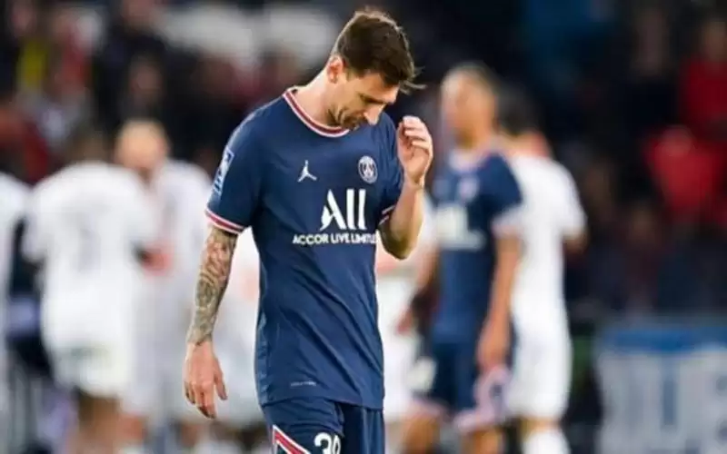 ميسي خارج قائمة المرشحين لجائزة الكرة