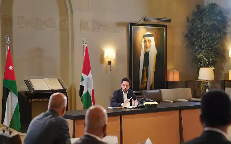 ولي العهد يؤكد دور عمداء شؤون