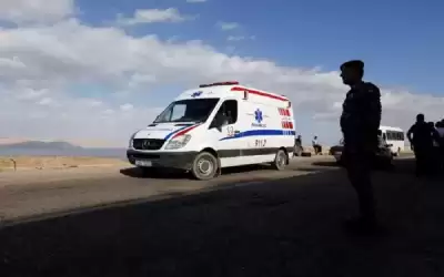 انقلاب مركبة بحادث تصادم على الطريق