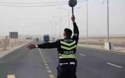 ضبط مركبة محملة بـ25 شخصا في