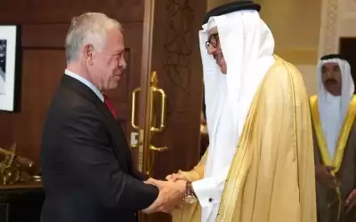 الملك يؤكد لوزير الخارجية البحريني متانة