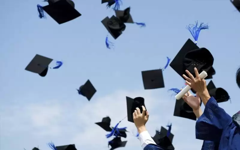 نيسان تهنئ الزملاء والزميلات بنجاح فلذات