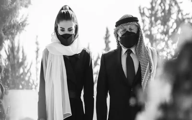 الملك والملكة يعزيان الدعجة بوفاة أطفاله