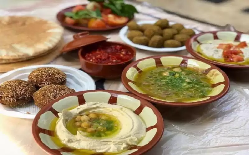 مطالب بتخفيض الضريبة على المطاعم الشعبية