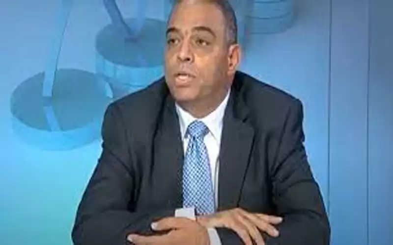 عوض: إلغاء وزارة العمل سيضعف منظومة