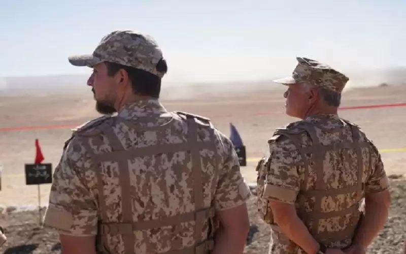 الملك وولي العهد يتابعان التمرين التعبوي