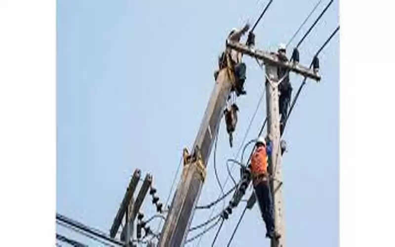 توزيع الكهرباء تؤكد جاهزيتها للتعامل مع