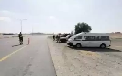 ضبط مركبة شحن محملة بـ10 ركاب