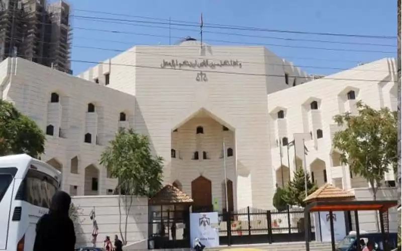 إرادة ملكية بالموافقة على تعيين 18