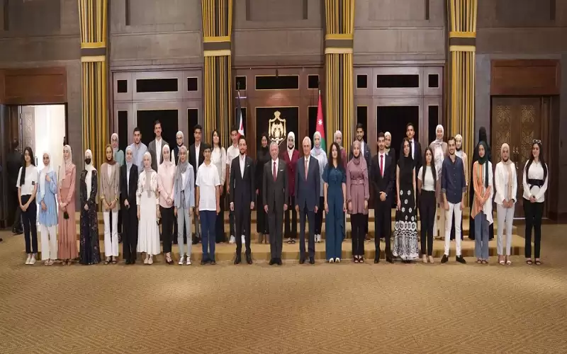 الملك وولي العهد يستقبلان أوائل الثانوية