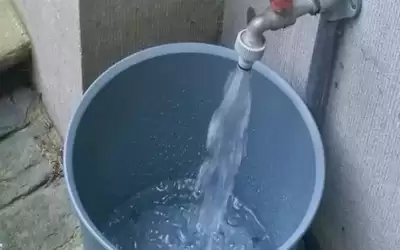 وفاة طفل غرقا بدلو ماء في