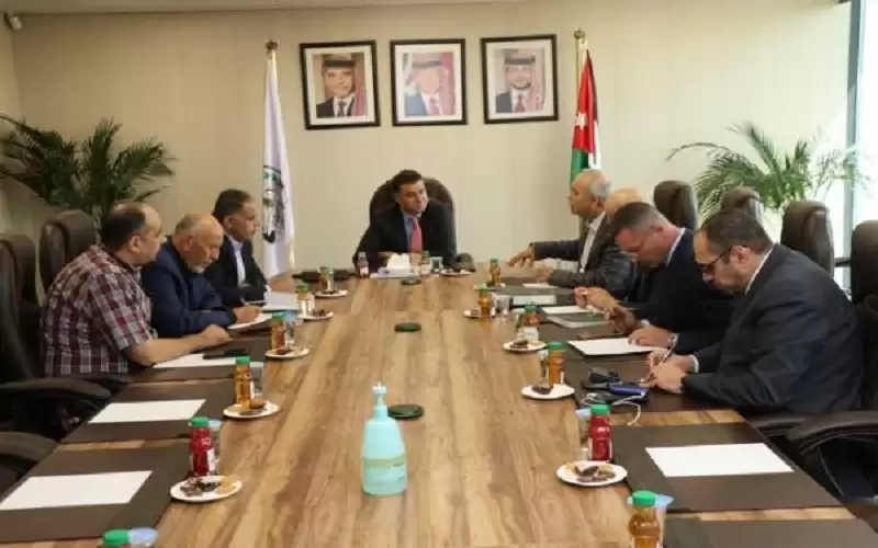 اجتماع يبحث تصويب الأوضاع الضريبية لمصدري