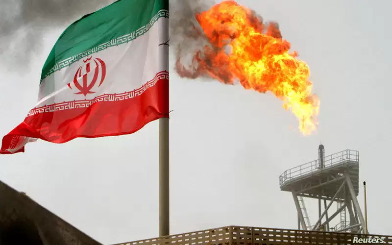 انفجار بمصفاة نفط في إيران