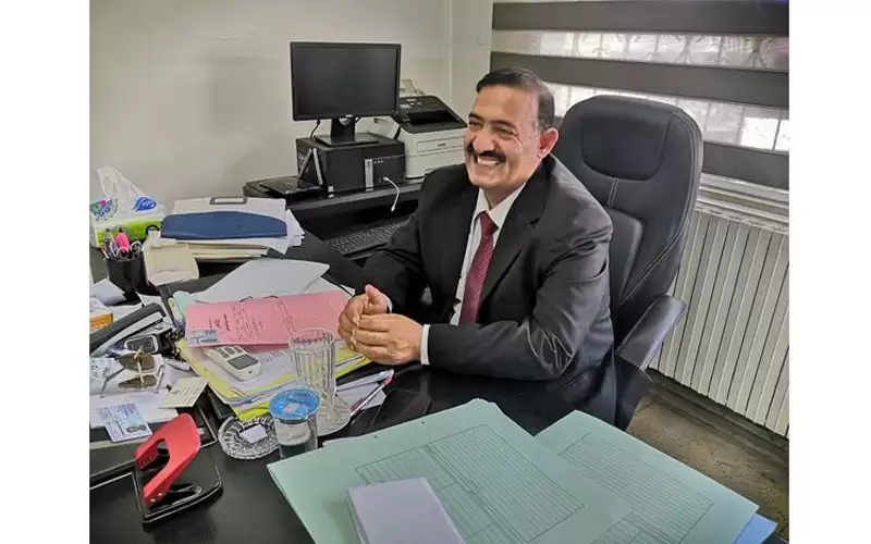 مواطنون يشيدون بانجاز معاملاتهم بكل يسر