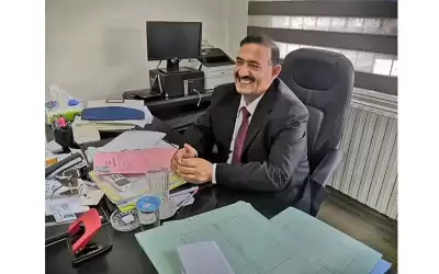 مواطنون يشيدون بانجاز معاملاتهم بكل يسر