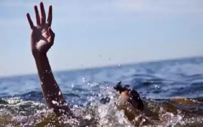 انقاذ شاب من الغرق في العقبة